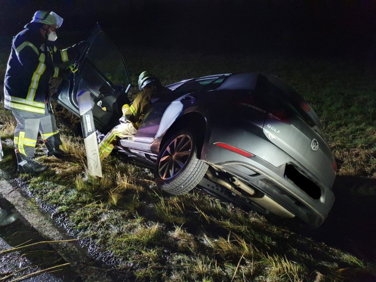 unfall vw golf helmstedt danndorf feuerwehr velpke