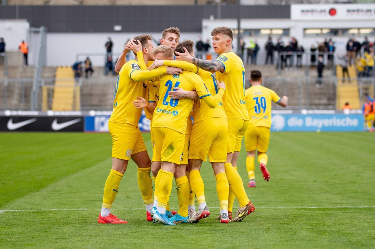 Eintracht Braunschweig TSV 1860 München.jpg