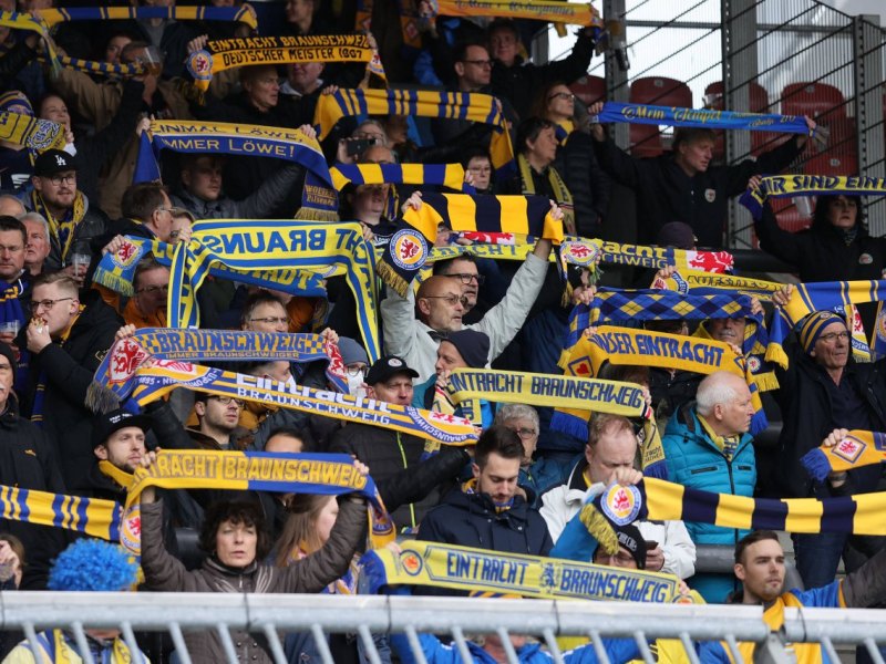 Eintracht-Braunschweig-Fans