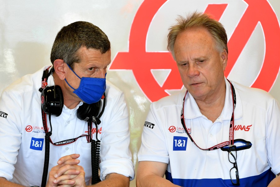 Gene Haas (r.) gemeinsam mit Teamchef Günther Steiner.