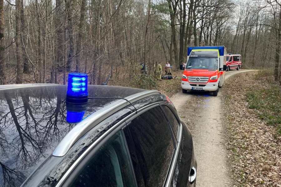 Ungewöhnliche Suchaktion! Mithilfe von Koordinaten konnte eine verletzte Frau im Kreis Helmstedt gefunden werden. 