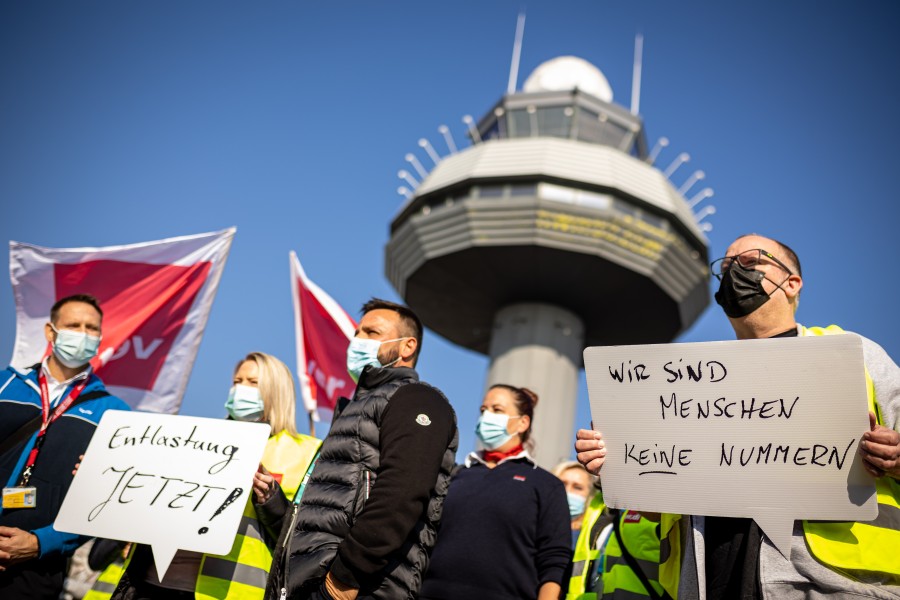 Das Sicherheitspersonal am Flughafen Hannover soll am Montag wieder streiken. (Archivbild)