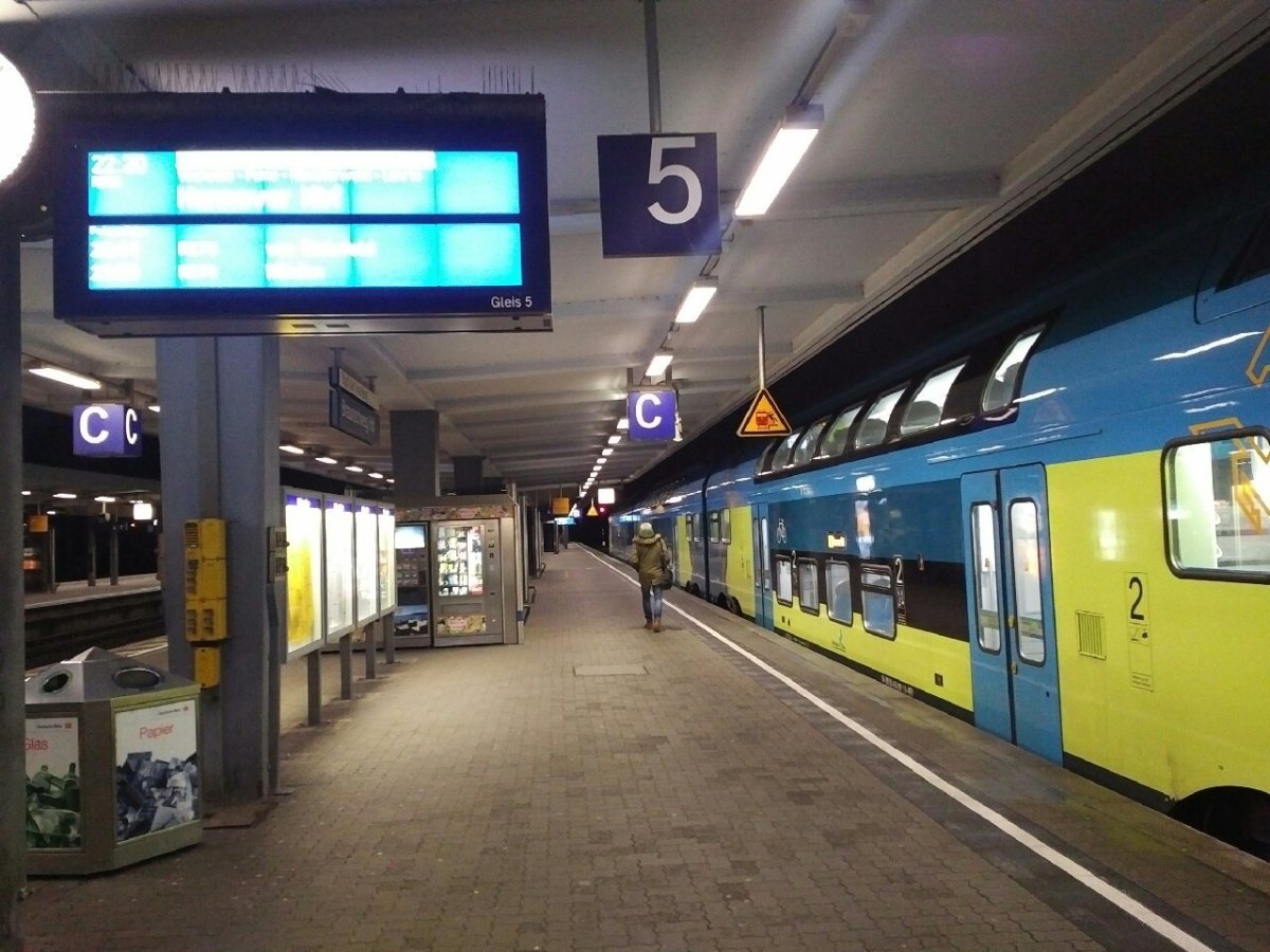 friederike hauptbahnhof.jpg