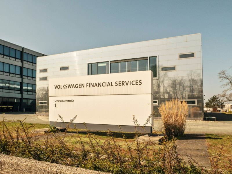vw financial services.jpg
