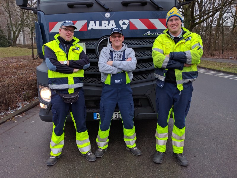 Wolfgang Helmecke (36), Michael Schuschke (53) und Timo Klie (34) kümmern sich um Eure Weihnachtsbäume.