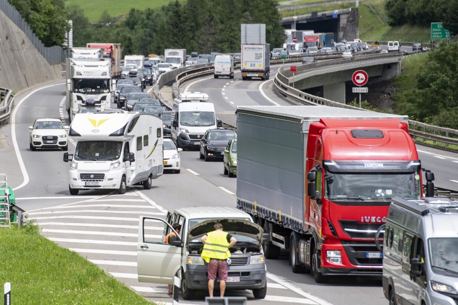 Als der Mann das Fehlen bemerkte, stand er im Stau. (Symbolbild)