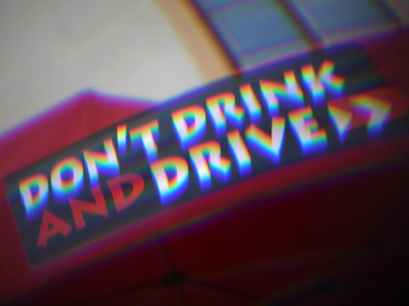 Alkohol am Steuer (Symbolbild)