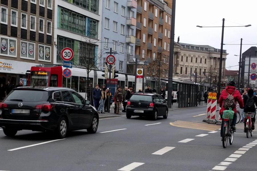 Widerliche Szenen am Bohlweg in Braunschweig!