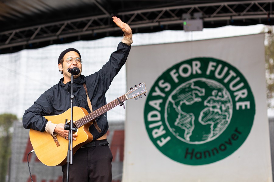 Dass Bosse sich auch für Klimaschutz und Umweltthemen einsetzt, hat er vor wenigen Tagen mit seinem Auftritt bei einer „Fridays for Future“-Demo in Hannover deutlich gemacht. 