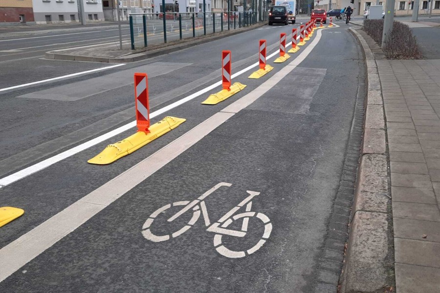 An dieser Stelle in Braunschweig gibt es für Autofahrer keine Möglichkeit mehr, den Radweg zu überfahren. 