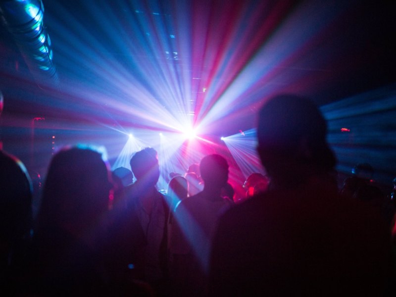 Corona Niederlande Disco.jpg