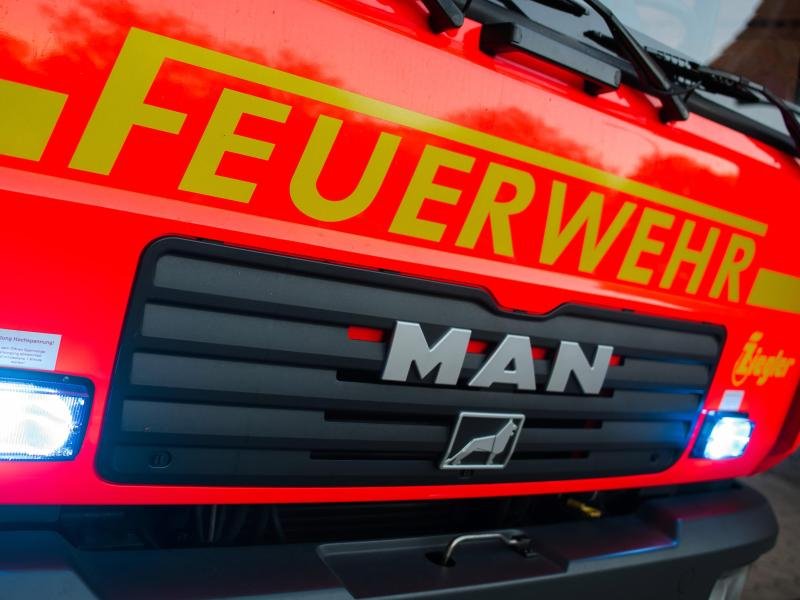 Ein Löschfahrzeug der Feuerwehr.