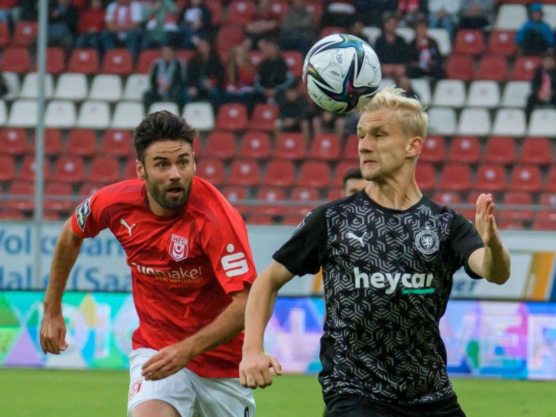 Eintracht Braunschweig Hallescher FC bild