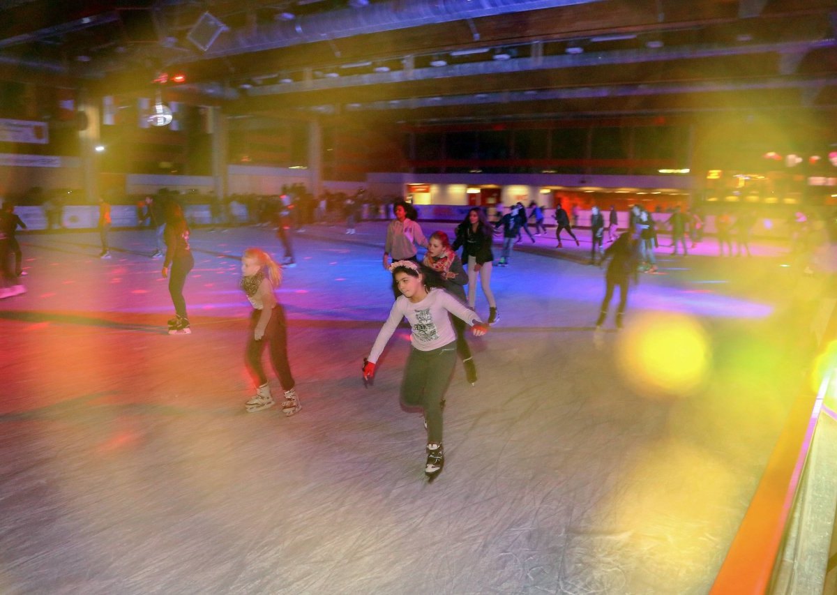 Eisdisco Eishalle Wolfsburg Niedersachsen