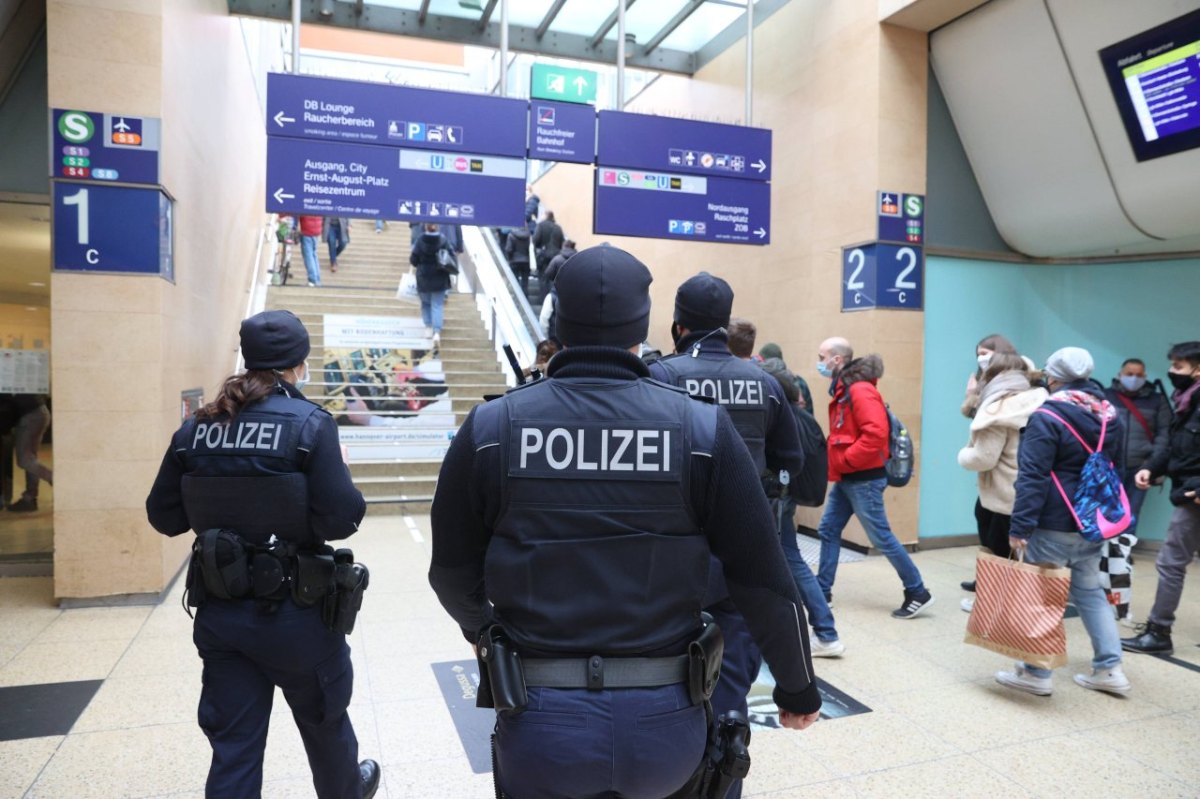 Hannover-Hauptbahnhof-Hbf.jpg