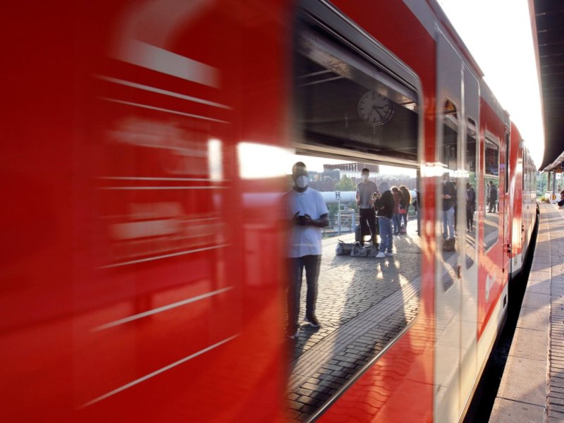 Hannover Schwarzfahrer Schaffnerin verletzt Hauptbahnhof Polizei Blaulicht