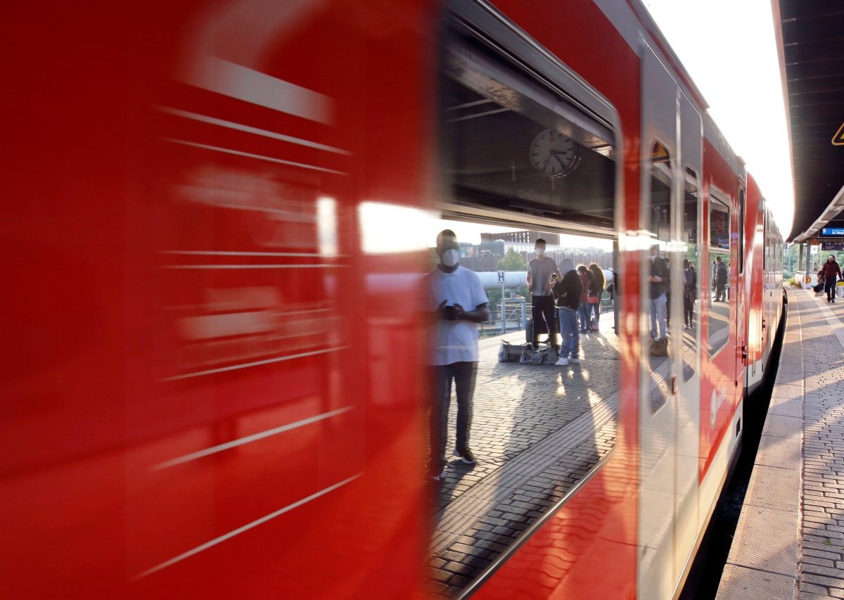 Hannover Schwarzfahrer Schaffnerin verletzt Hauptbahnhof Polizei Blaulicht