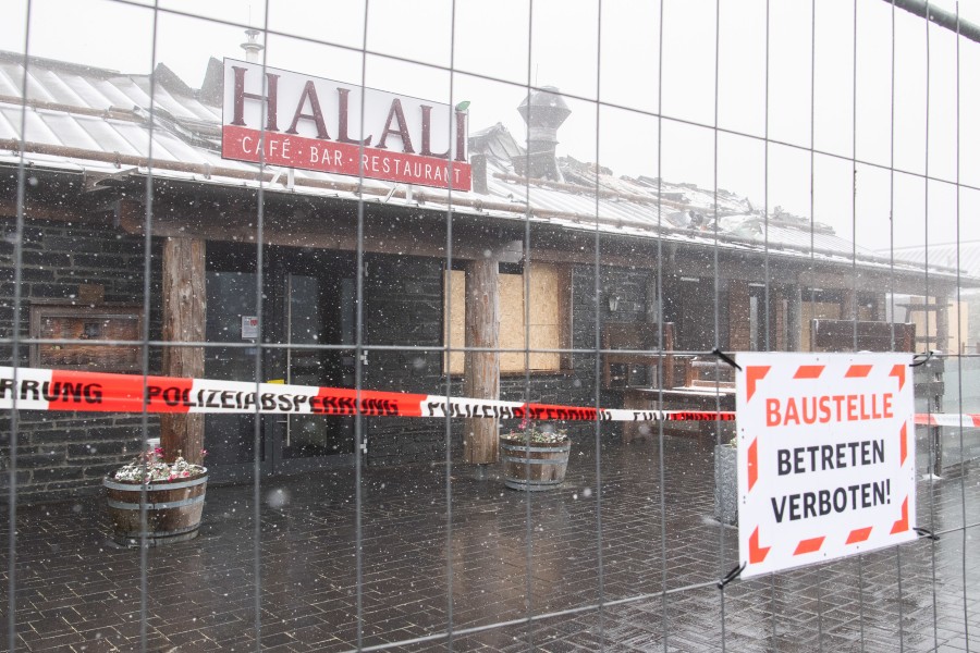 Einen Tag vor der Wiedereröffnung ist es im „Halali" in Torfhaus im Harz zu einem Großbrand gekommen.