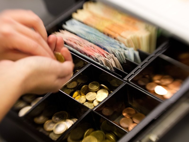 Kasse Geld.jpg