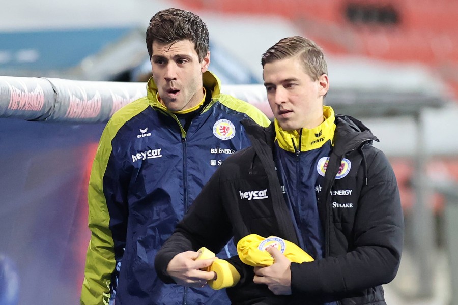 Zuletzt häufig nur Ersatzmann: Martin Kobylanski (r.) bei Eintracht Braunschweig.