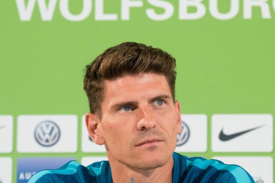 Mario Gomez im Oktober bei seiner Vorstellung beim VfL Wolfsburg.