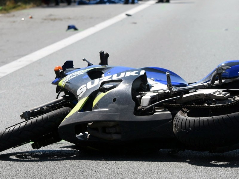 Zwei Motorradfahrer sind im Kreis Wolfenbüttel zusammengestoßen (Symbolbild).