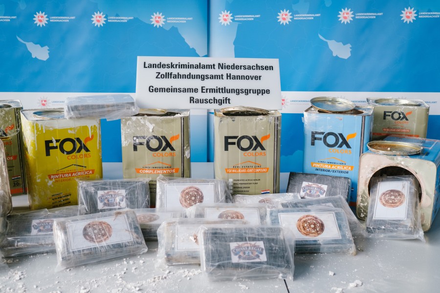 23 Tonnen Kokain sollen sie geschmuggelt haben – die Polizei hat nach der Großrazzia in Niedersachsen jetzt auch die Banden-Chefs festgenommen. 