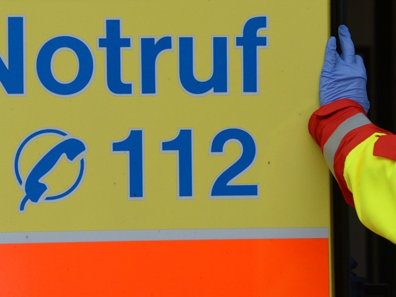 Die 69 Jahre alte Frau starb noch am Unfallort. (Symbolbild)