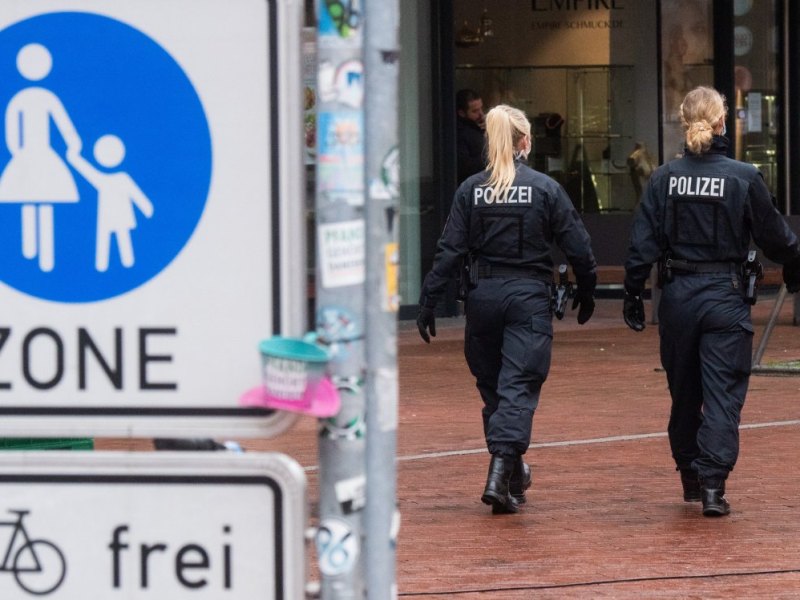 Polizei Einsatz Fußgängerzone Wolfsburg.jpg