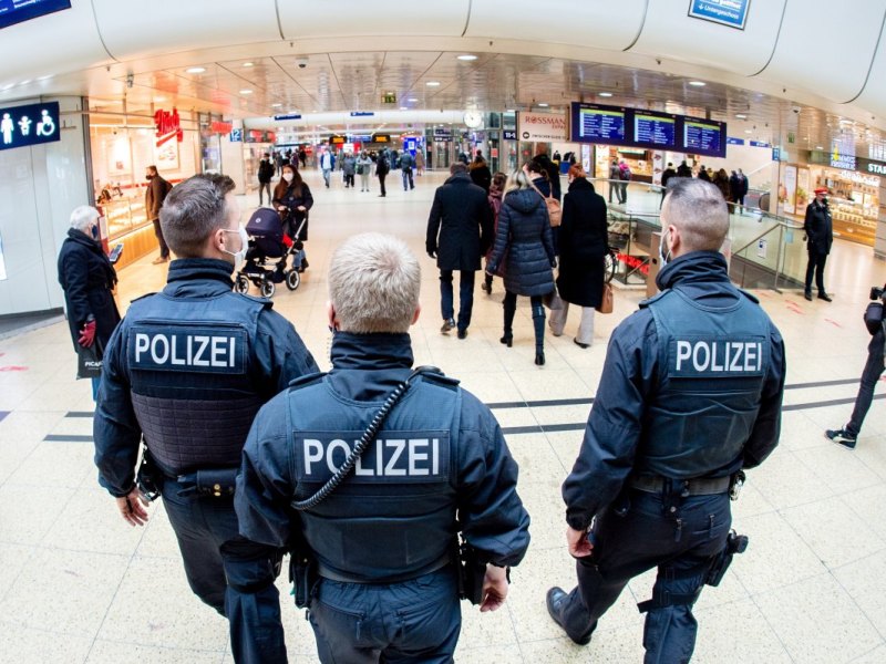 Polizei Hannover Hauptbahnhof.jpg