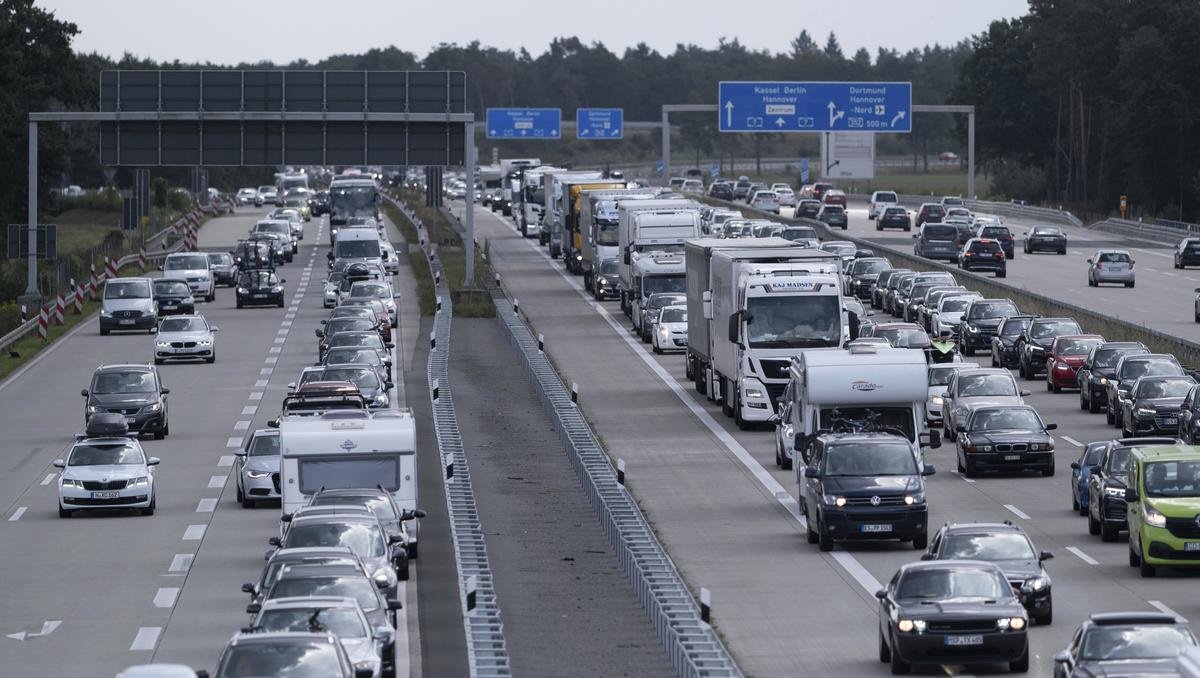 Stau Niedersachsen Autobahn.jpg