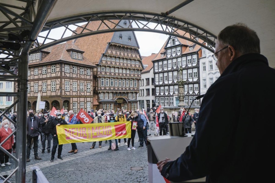 Ministerpräsident Stephan Weil (SPD) spricht in Hildesheim.