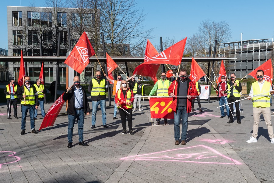 Die IG Metall hat zu Warnstreiks aufgerufen, darunter auch gegen VW. (Archivfoto)