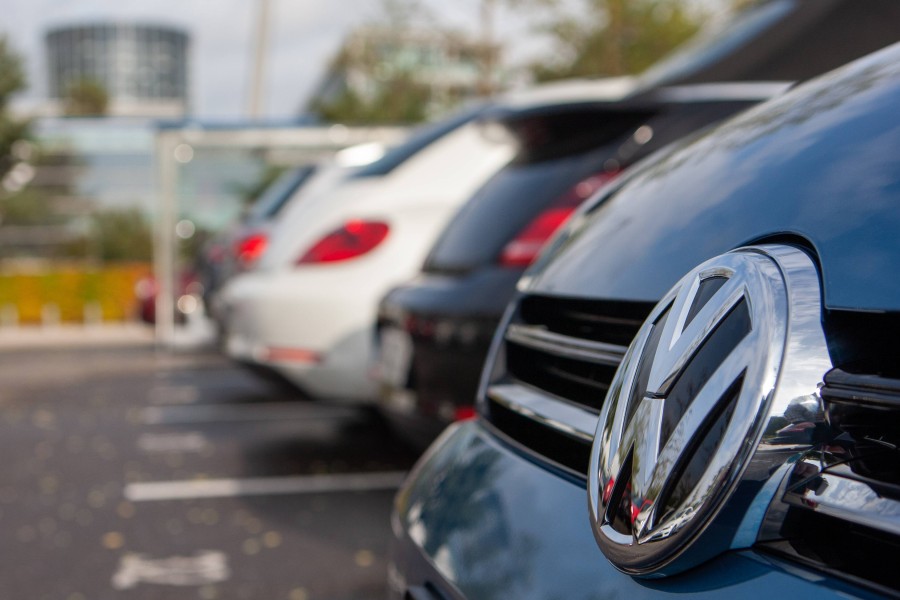 Eine VW-Fahrerin aus Wolfsburg hatte Glück. Es hätte böse enden können. (Archivbild)