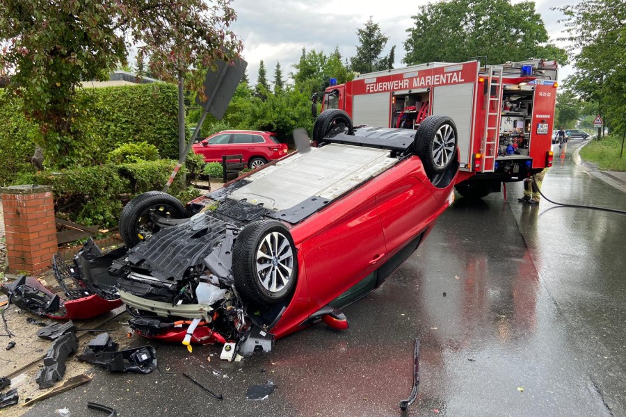 Unfall am Ortseingang von Rennau!