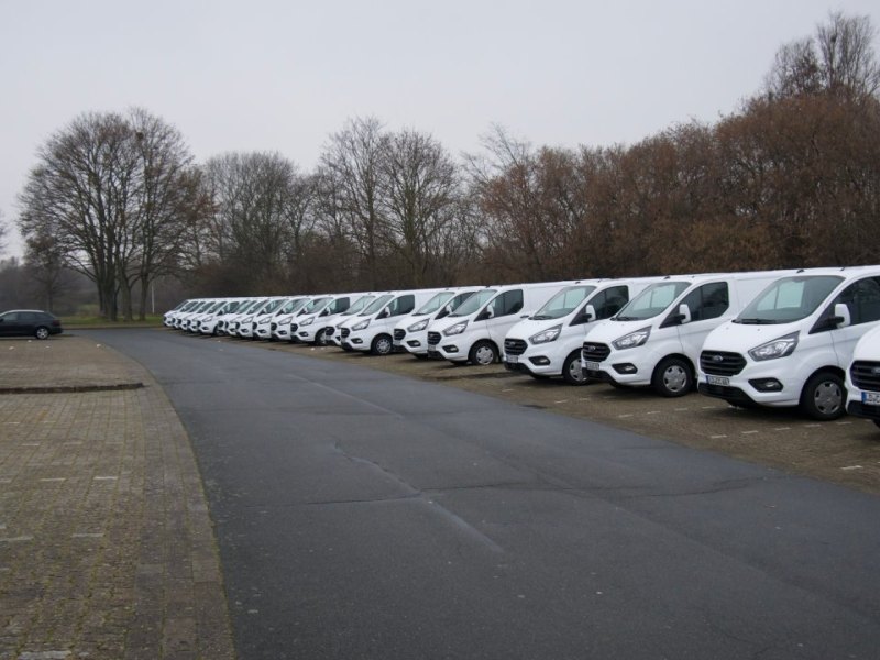 amazon salzgitter salzgittersee parkplatz transporter