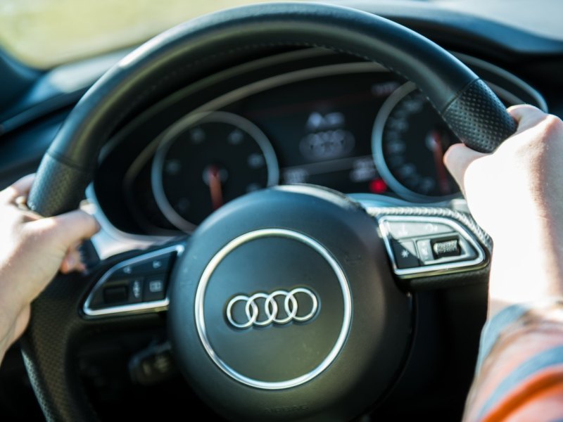 audi lenkrad mann gifhorn raser