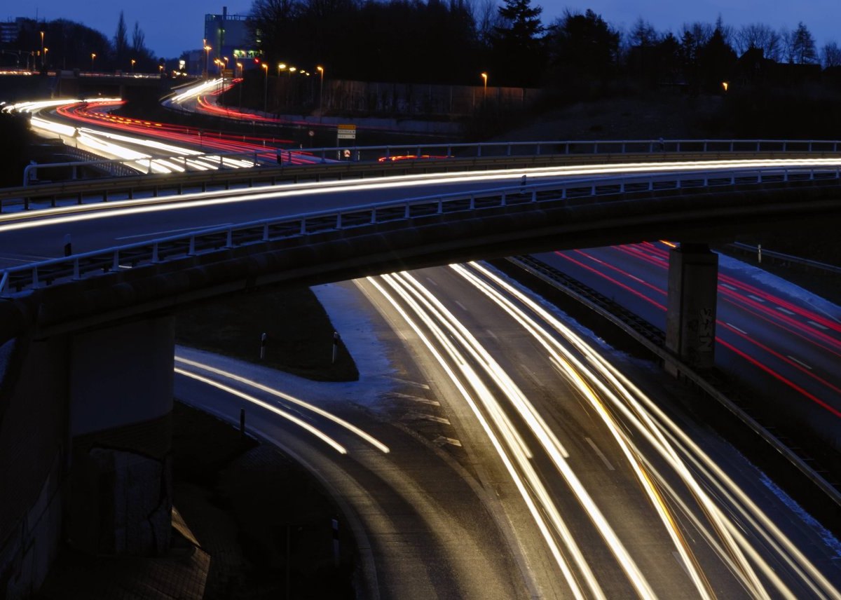 autobahnbrücke braunschweig nacht nachts steine