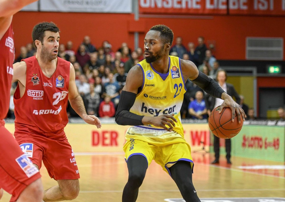 baskenball-loewen-braunschweig-giessen.jpg