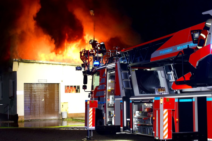 Offenbar war in Braunschweig ein Feuerteufel unterwegs...