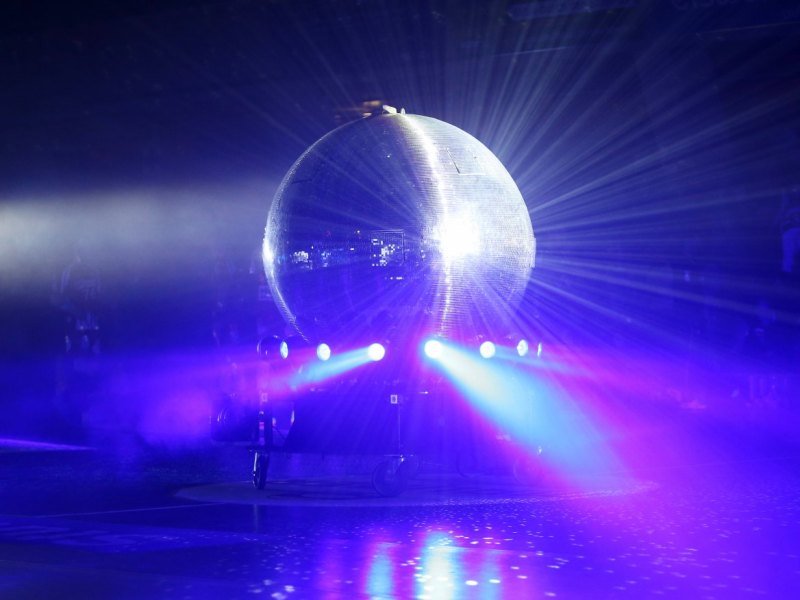 disco discokugel tanzen braunschweig corona lockdown kult