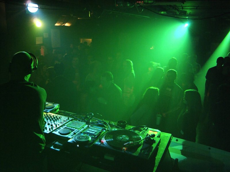 dj nachtclub disko disco musik pult