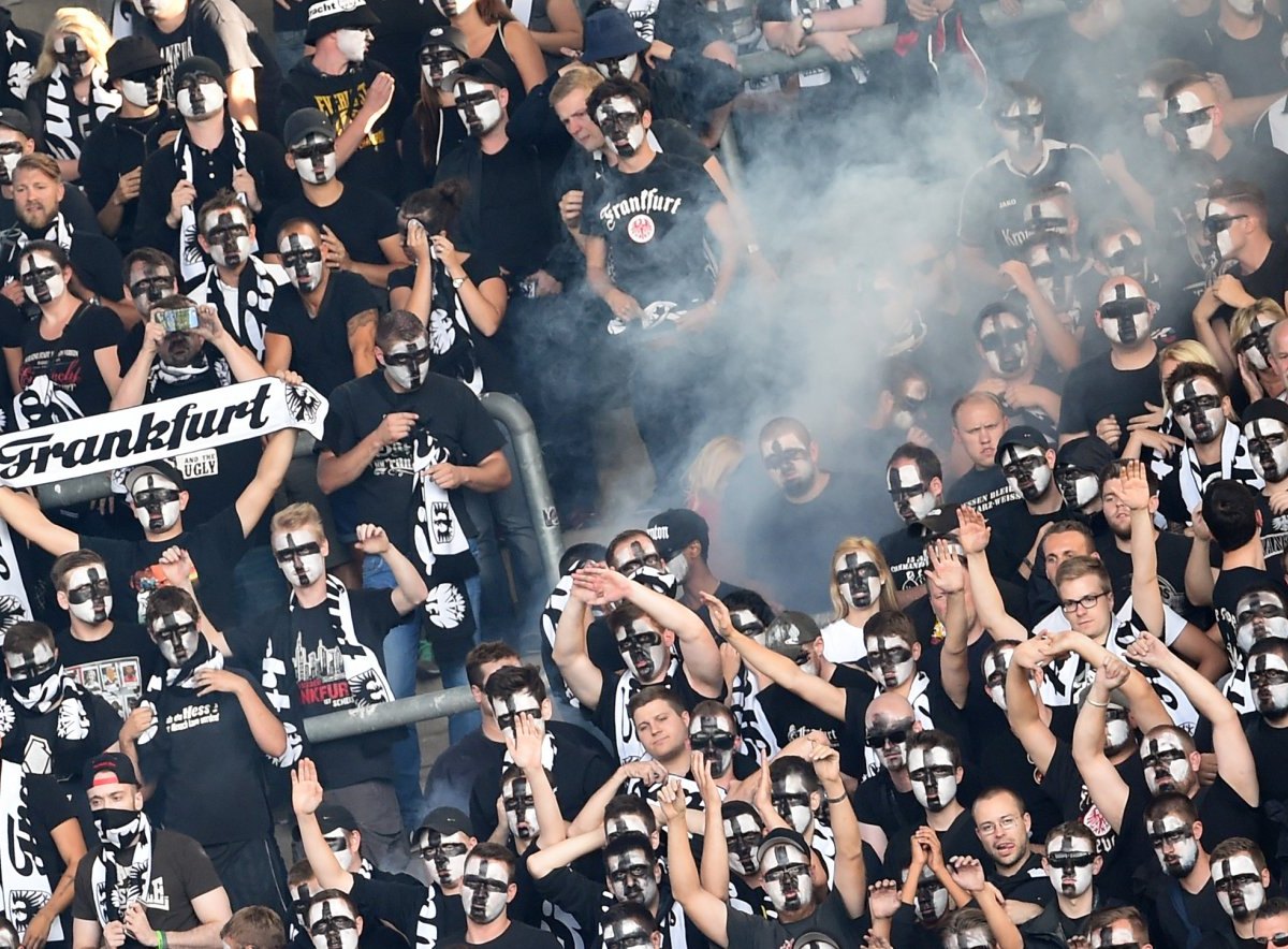 eintracht frankfurt fans