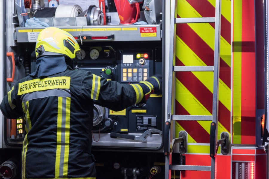 Die Feuerwehr in Braunschweig hatte am Silvestertag viel zu tun. (Symbolbild)