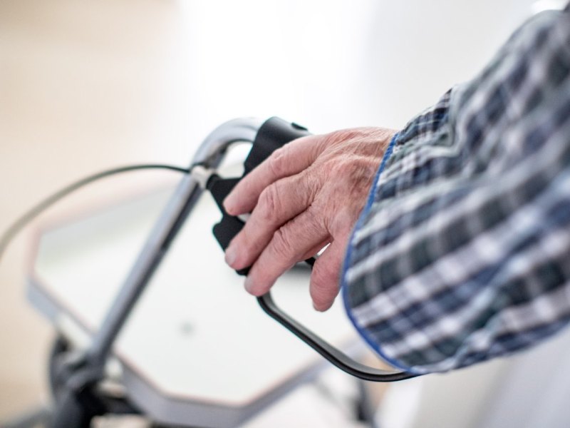 gifhorn mann alter rentner rollator enkeltrick