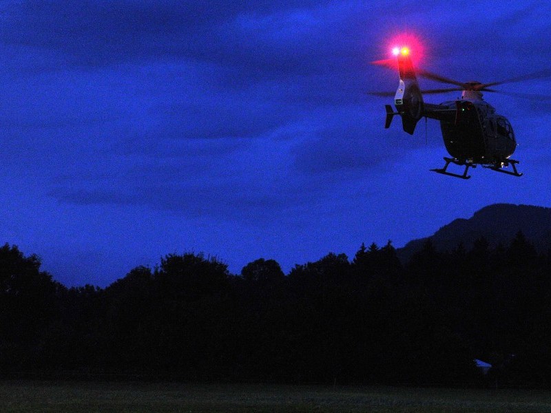 Auch ein Hubschrauber war im Einsatz. (Symbolbild)