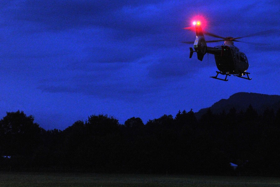 Auch ein Hubschrauber war im Einsatz. (Symbolbild)