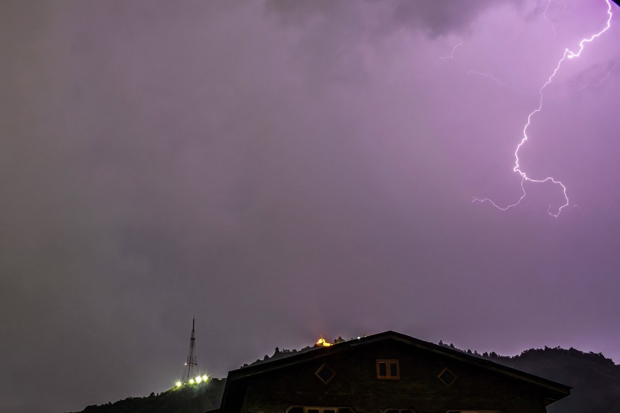 Der Deutsche Wetterdienst warnt vor Unwettern in Niedersachsen. (Symbolbild)