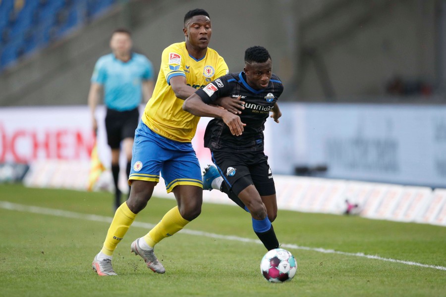 Vom SC Paderborn trennte sich Eintracht Braunschweig mit 0:0.