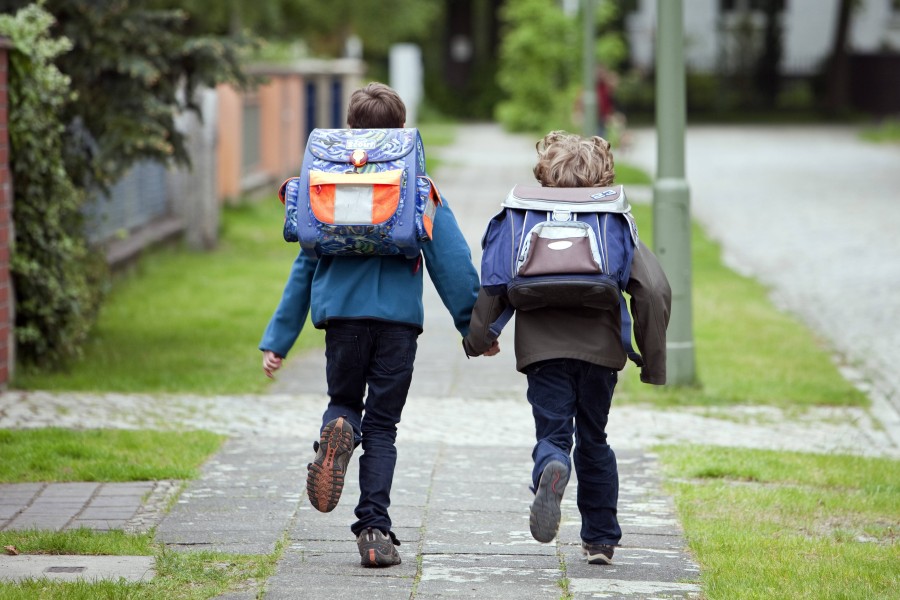 Alle Schüler in Braunschweig dürfen abwechselnd wieder zurück ins Klassenzimmer. (Symbolbild)